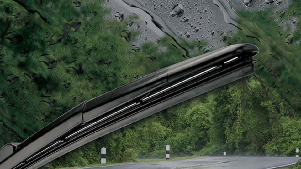 Lexus Windshield with Wiper Blades
