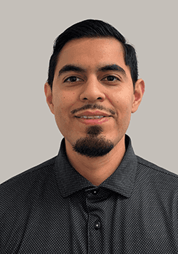 Dennis  Alvarez