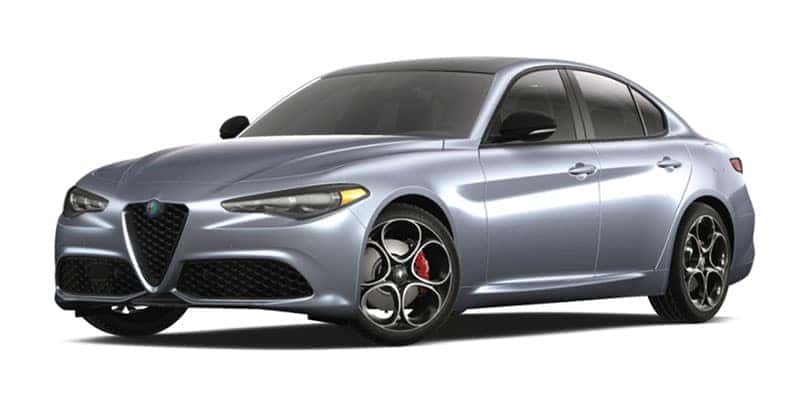 Alfa Romeo Giulia 2022, interni, motori, luci LED