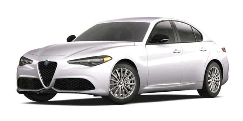 Alfa Romeo Giulia 2022, interni, motori, luci LED