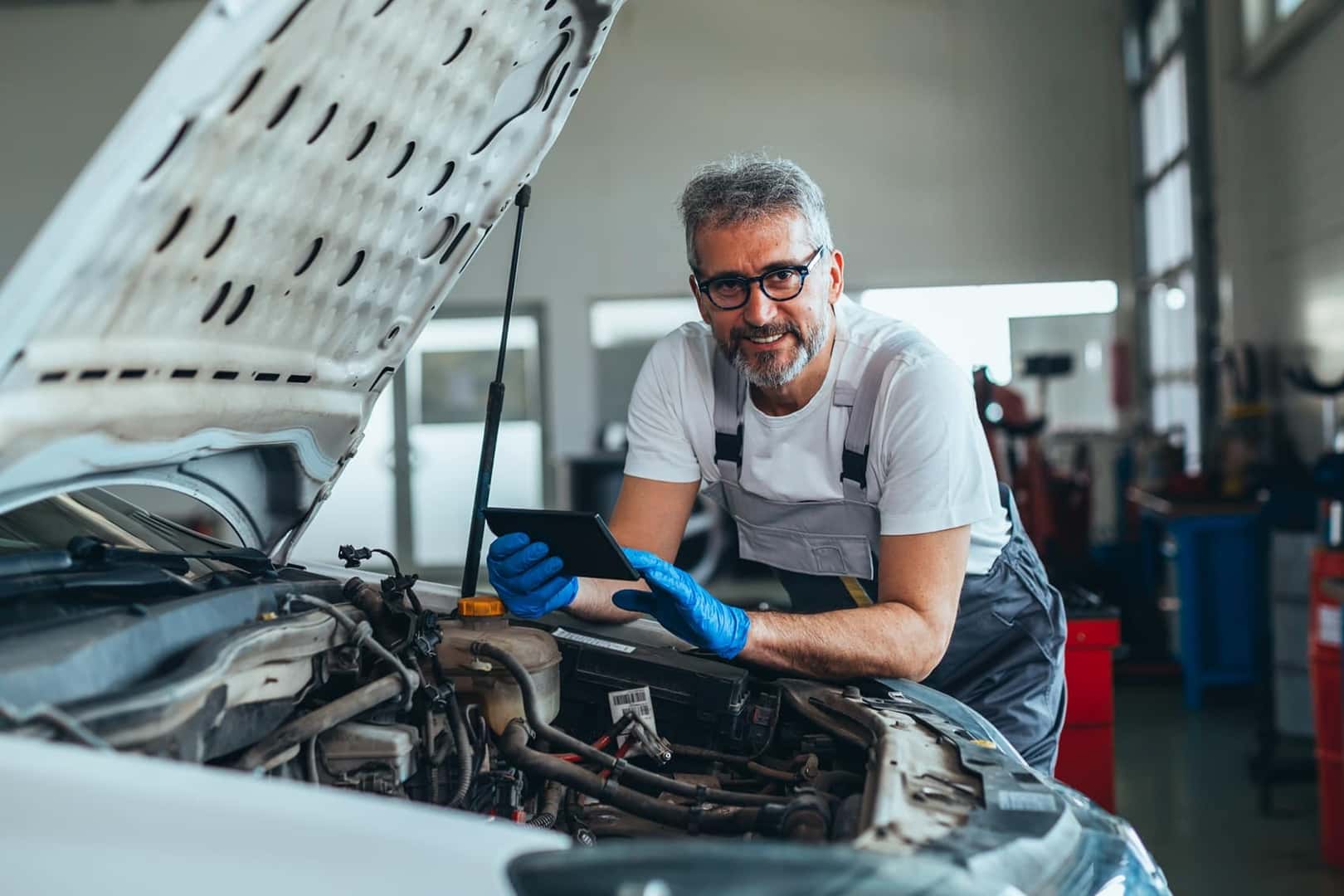 Welcome to the Service Center at Paretti Mazda