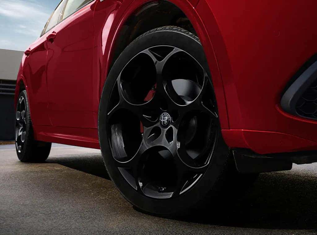 2025 Alfa Romeo Stelvio Sprint Base photo 5