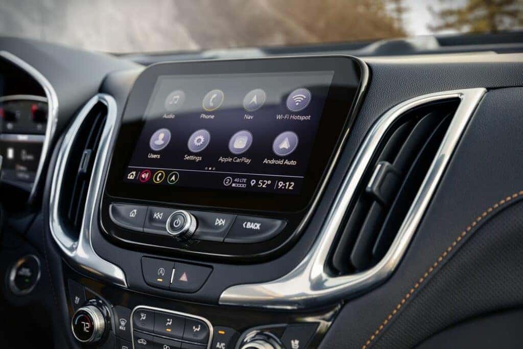 Passenger side view of 8-inch-diagonal digital touchscreen in 2024 Chevrolet Equinox.