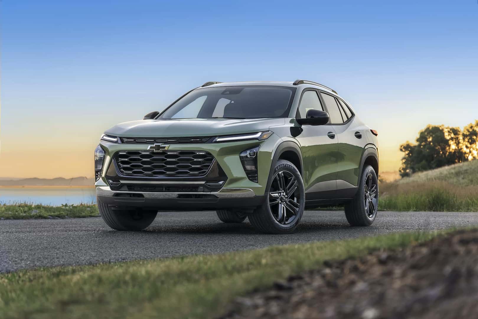 2024 Chevrolet Trax Front and Side View