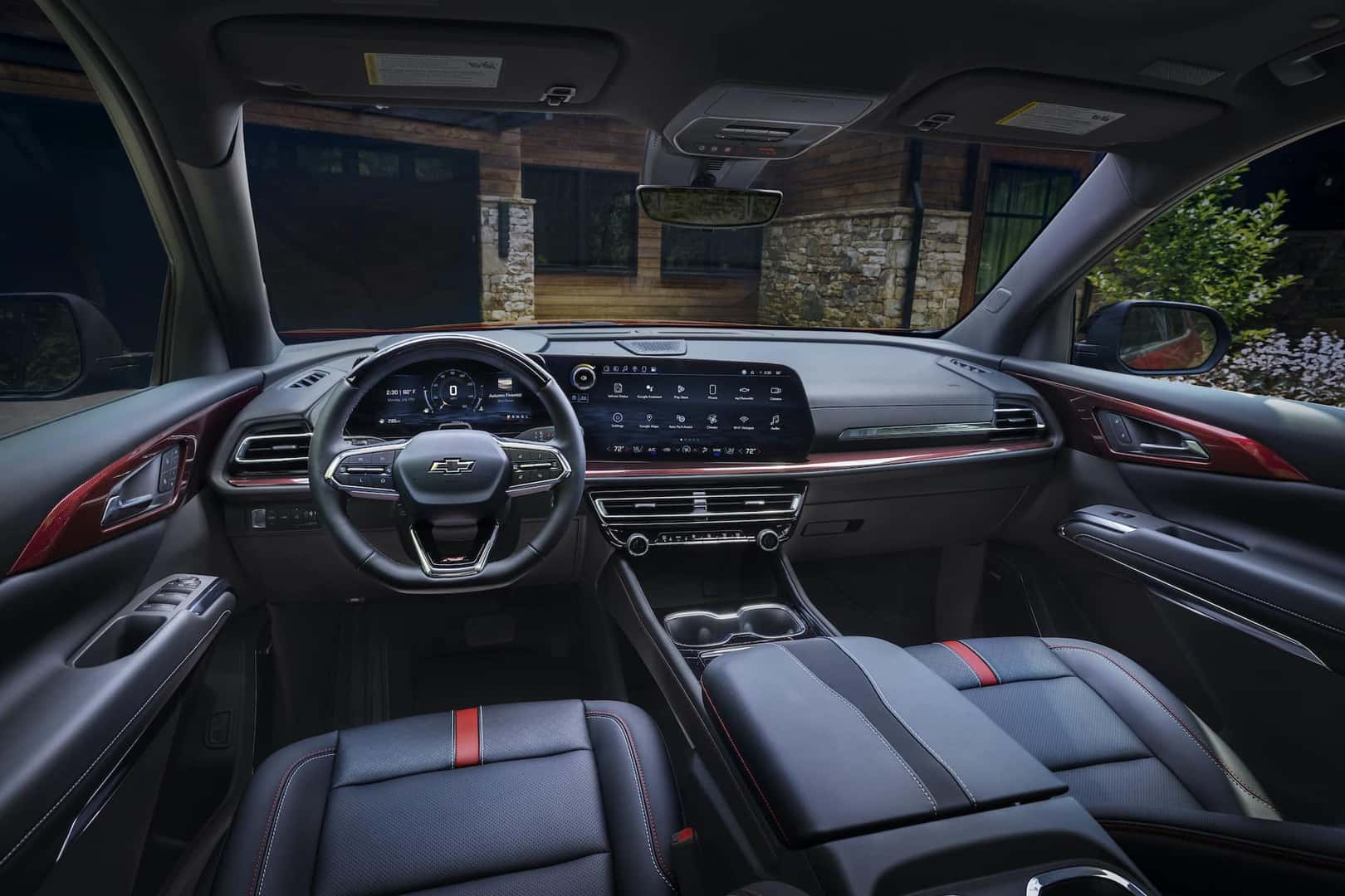 2024 Chevrolet Traverse Front Dash View
