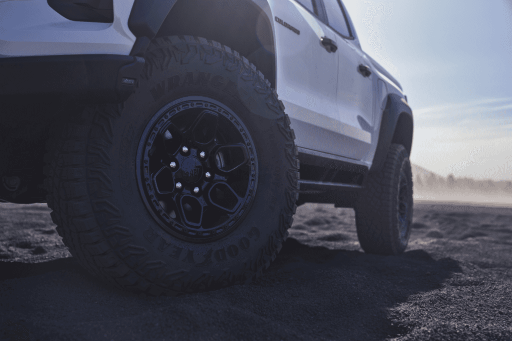 Chevy Colorado ZR2 Bison Wheel Close-Up Front 3/4 View