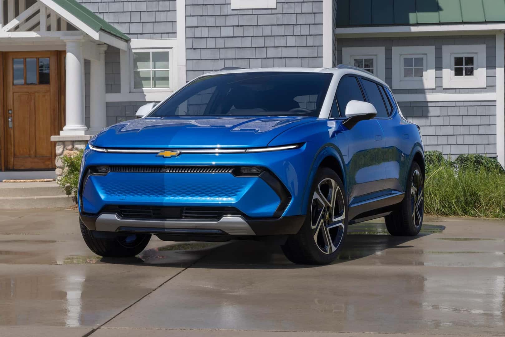 2025 Chevrolet Equinox EV Riptide Blue Metallic/Summit White