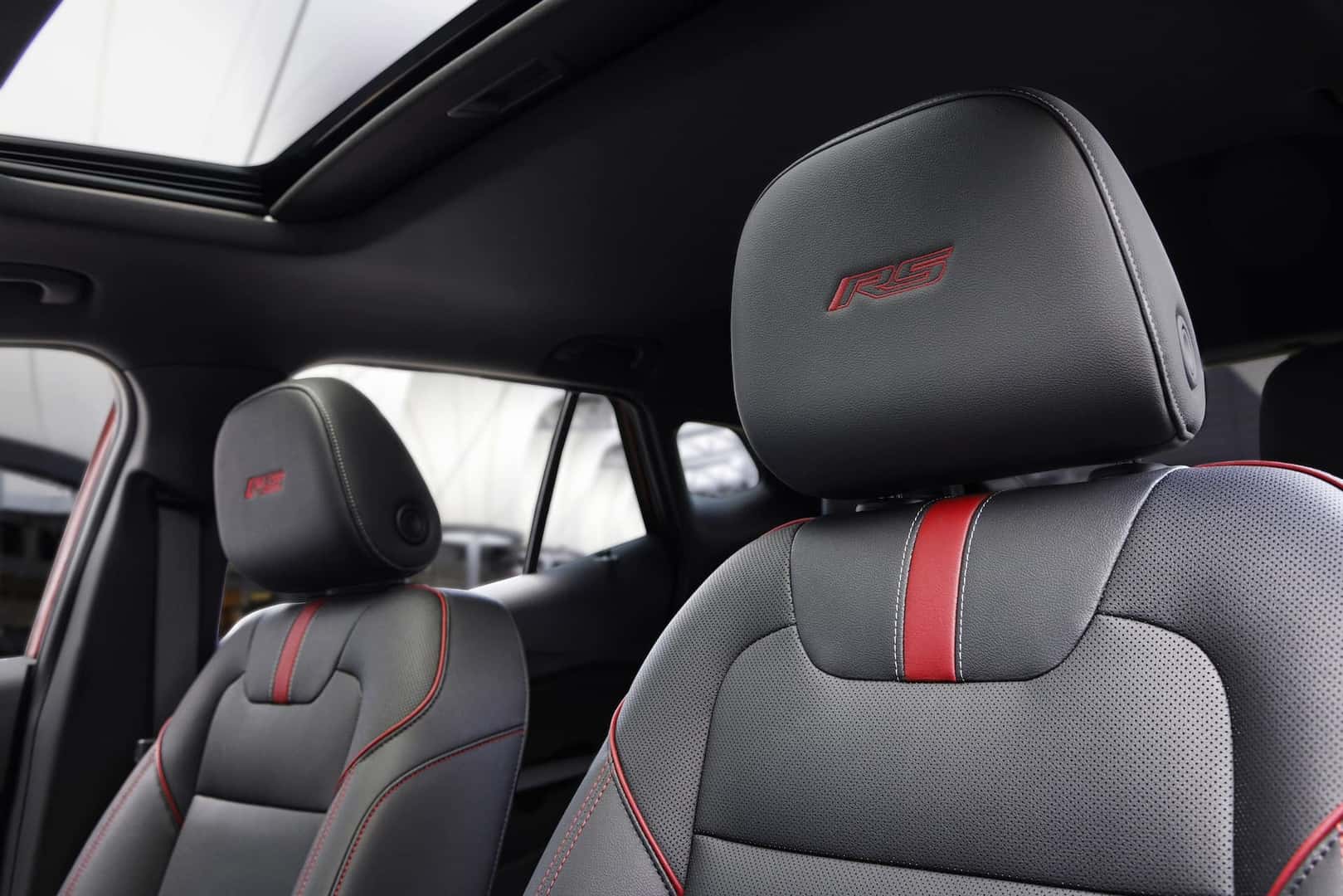 2024 Chevrolet Trax RS headrests
