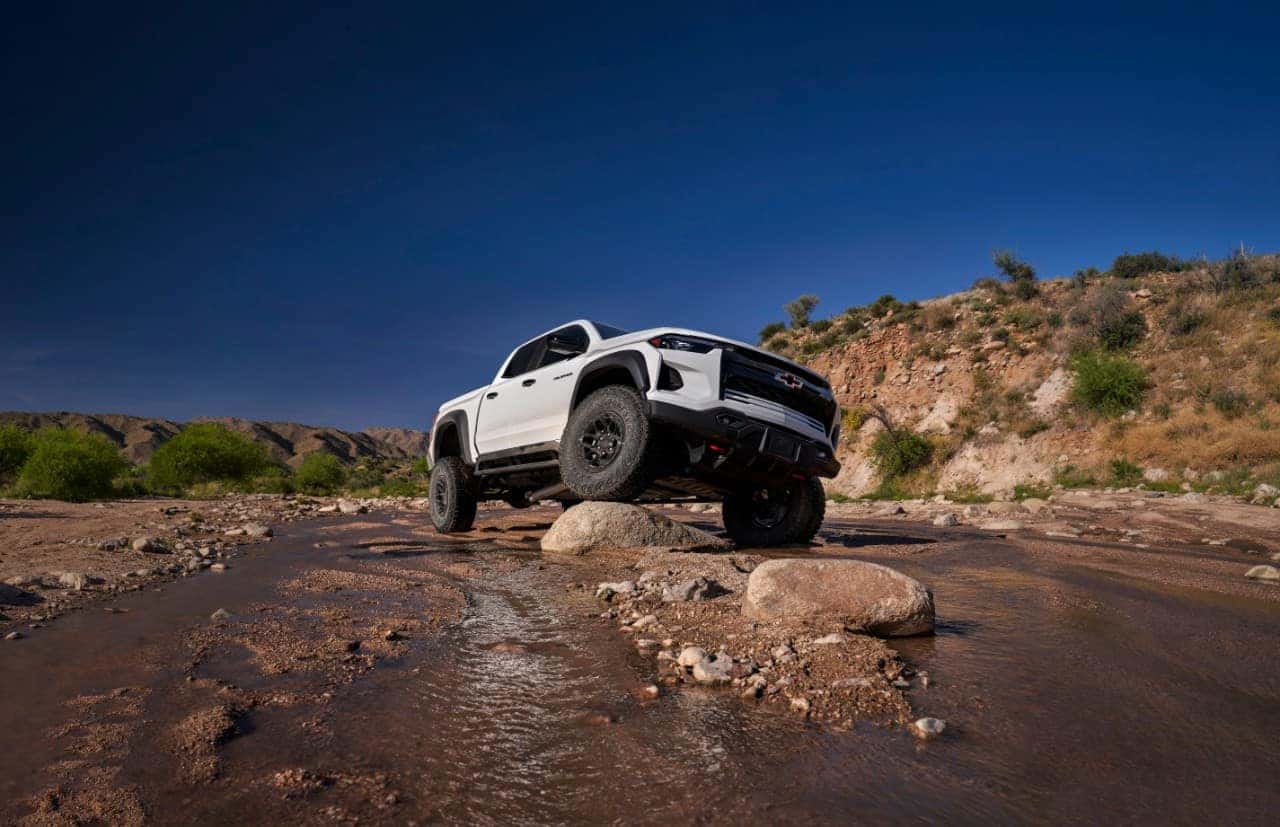 2024 Chevrolet Colorado ZR2 Summit White off-road