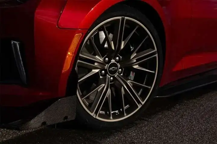 Chevrolet Camaro ZL1 Carbon Performance Package Tech Bronze Wheels