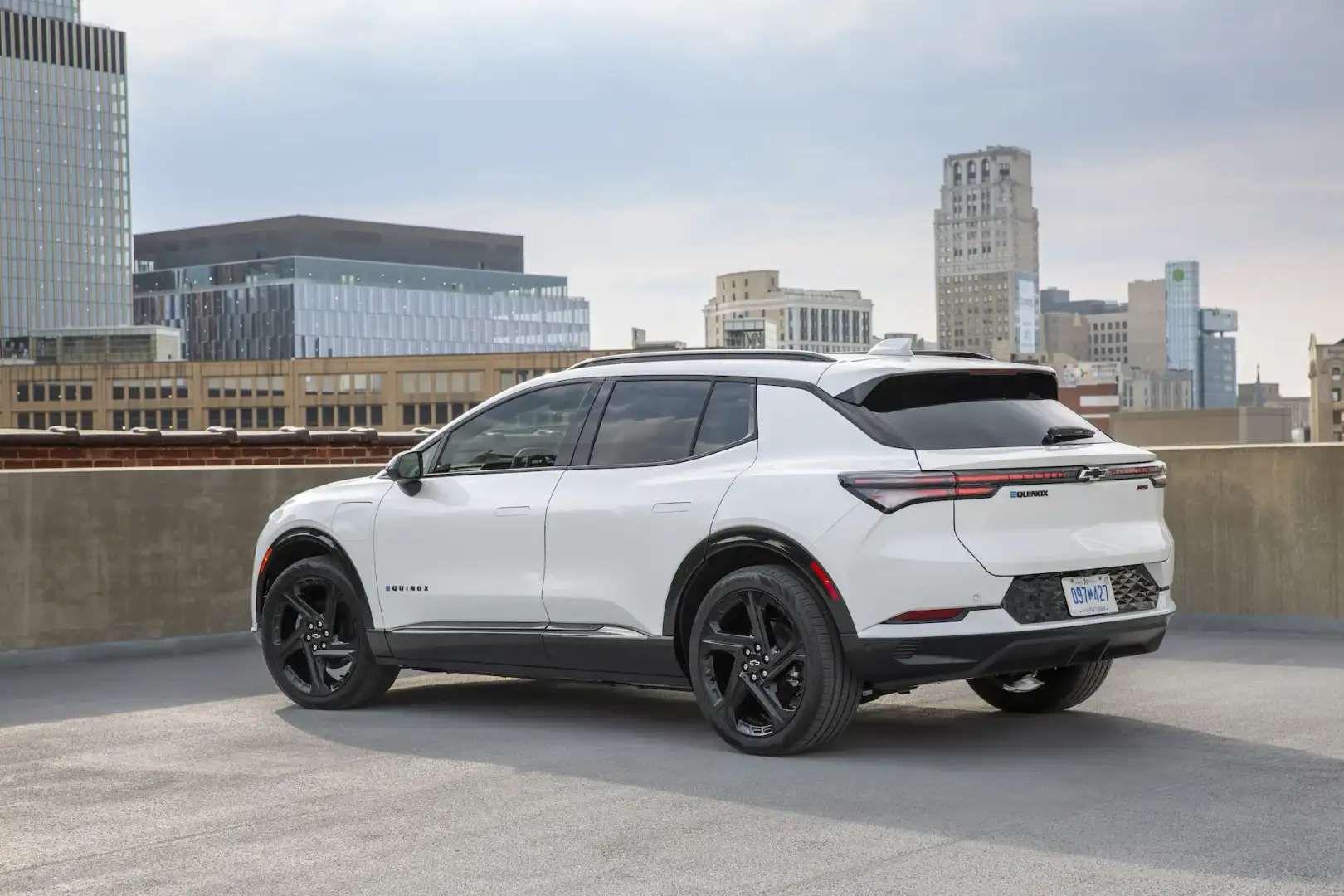2026 Chevrolet Equinox EV RS Driver's Side and Rear 3/4 View