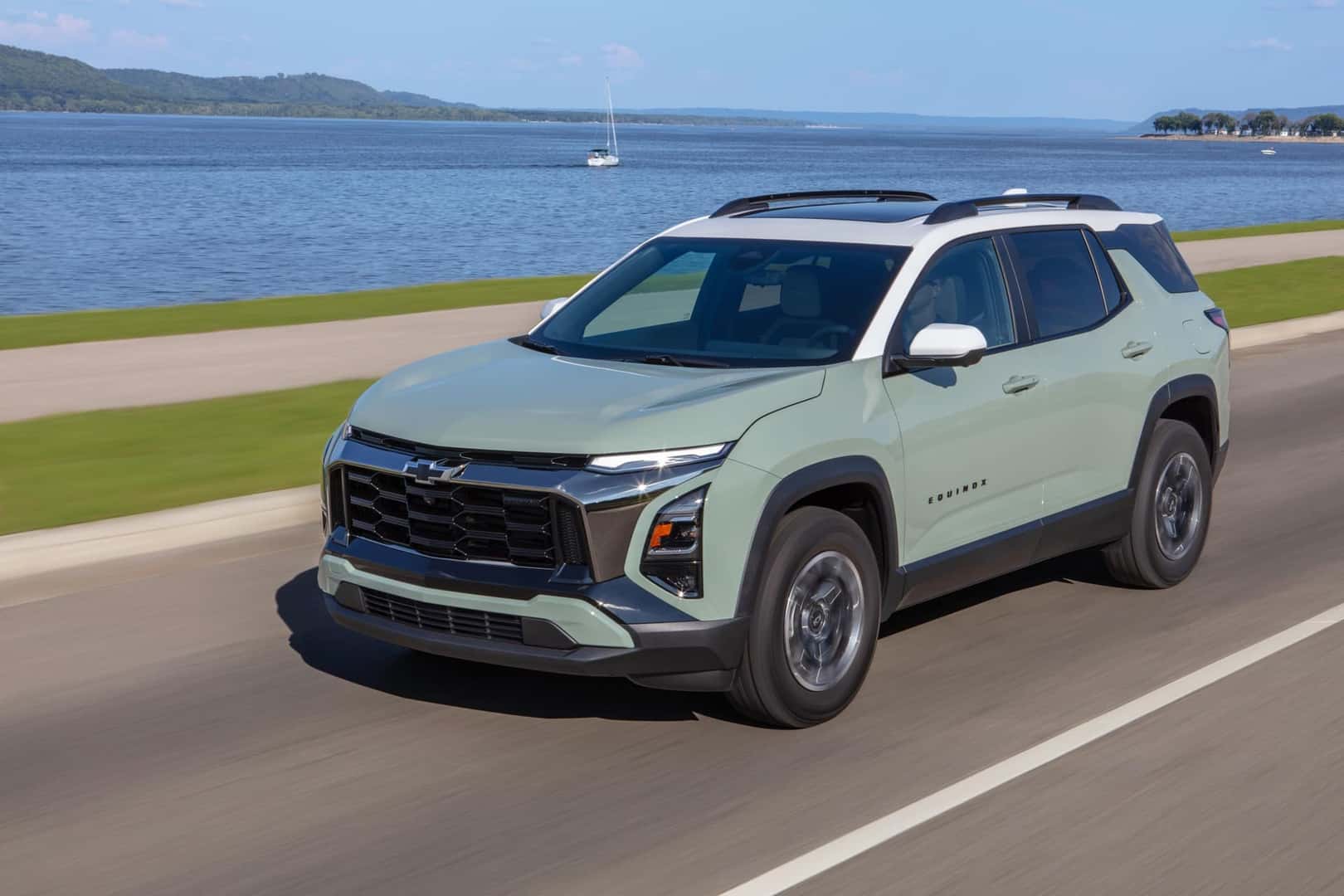 2025 Chevrolet Equinox Front Profile