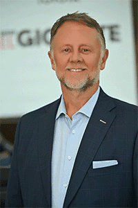 Curtis  Smith